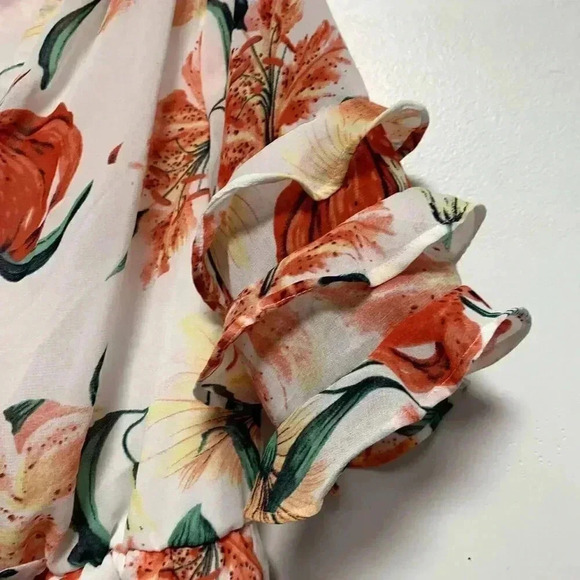 entro Temperament Floral V Neck romper, floral romper flutter sleeves size S - Picture 6 of 7